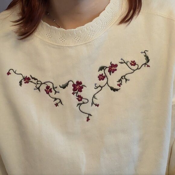 Vintage lace collar Northern Reflections sweatshirt - Flower Embroidery!! - Picture 4 of 4